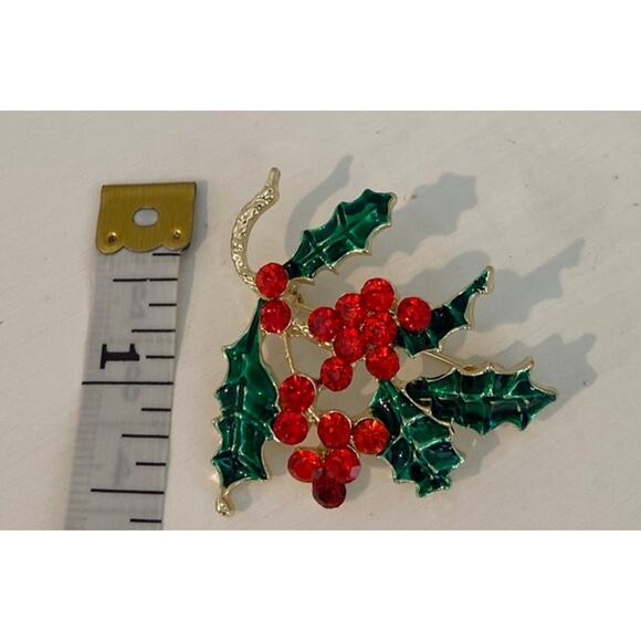 NWOT Macy's Holiday Lane Holly & Berries Gold Tone & Rhinestone Brooch Pin - Picture 5 of 5